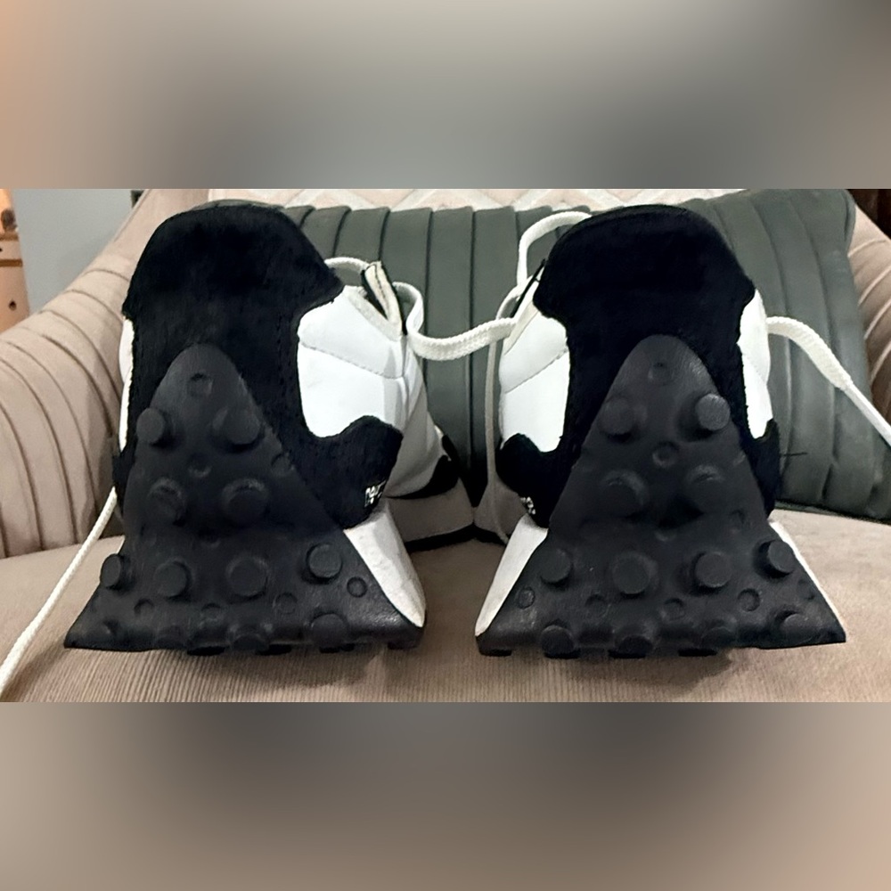 New Balance Black and White Athletic Shoes. RARE - Picture 4 of 5